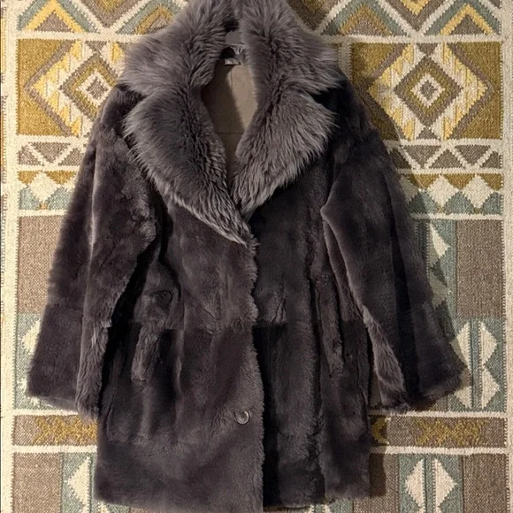 Taupe and gray reversible shearling coat by HISO.